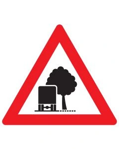 Verkehrszeichen 101-54 „Unzureichendes Lichtraumprofil“ zur Warnung vor eingeschränktem seitlichem oder vertikalem Lichtraum nach StVO.