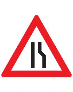 Verkehrszeichen 121-10 „Einseitig verengte Fahrbahn – Verengung rechts“ nach StVO zur Warnung vor einer rechtsseitigen Fahrbahnverengung