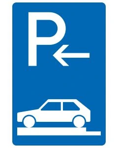 Verkehrszeichen 315-82 mit Endpfeil und vollständig auf dem linken Gehweg quer abgestelltem Pkw