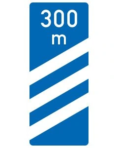 Verkehrszeichen 450-52 Ankündigungsbake dreistreifig 300 Meter