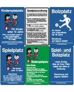 Spielplatzschilder mit Hinweisen zur Nutzung von Spiel- und Bolzplätzen sowie Altersbeschränkungen für Kinder.